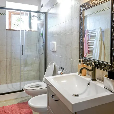 2 Bedroom In Holiday home Serravalle Pistoiese